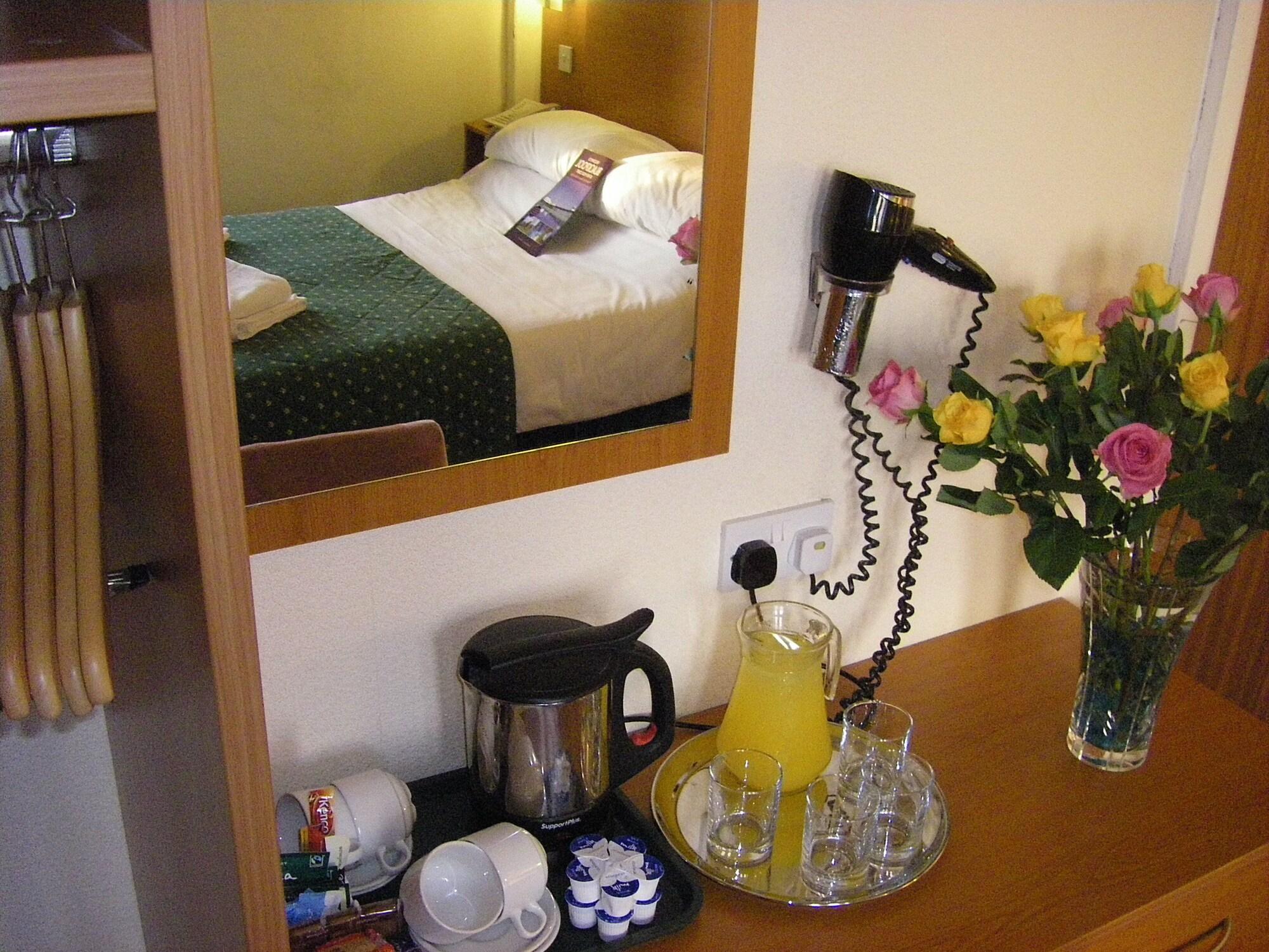 The Waldorf Hotel 3*