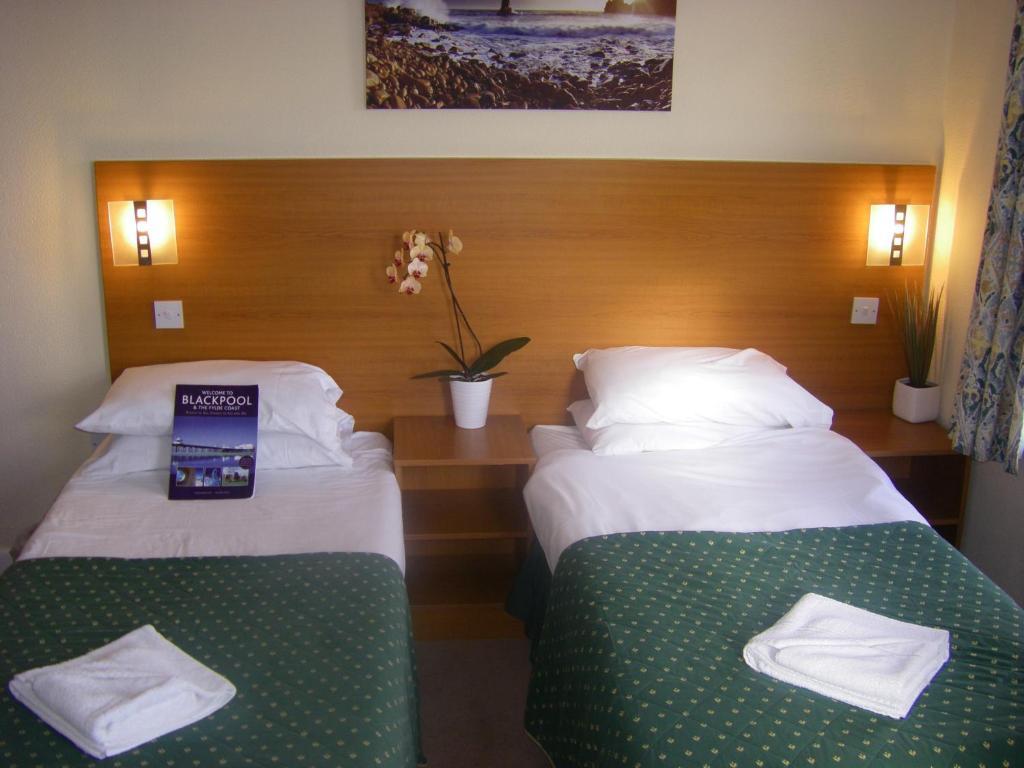 The Waldorf 3* Blackpool