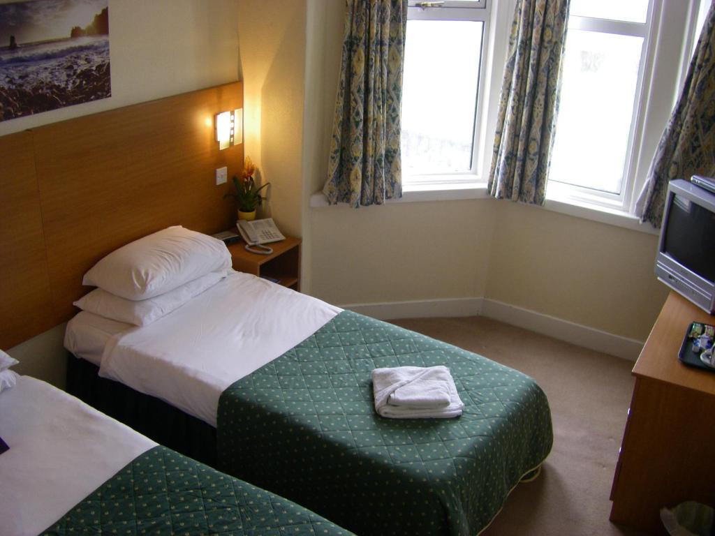 The Waldorf - Near Pleasure & Sandcastle Blackpool